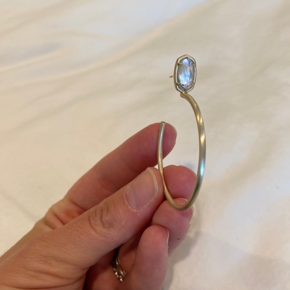 Kendra Scott Small Pepper Hoop Earrings in gold with nude abalone - Picture 3 of 5